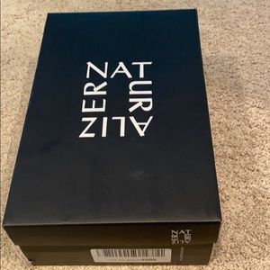 Brand new size 8.5w naturalizer Anna pumps